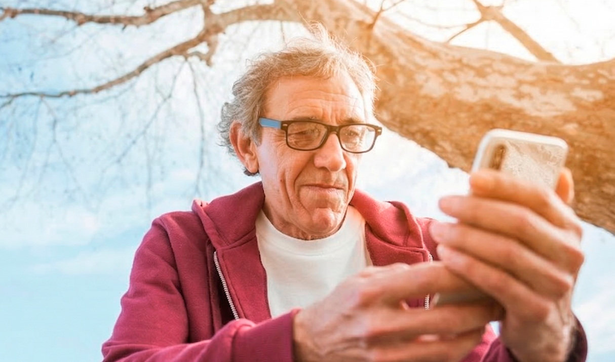 La tecnología no tiene edad: Guía para usar tu banca móvil con total seguridad